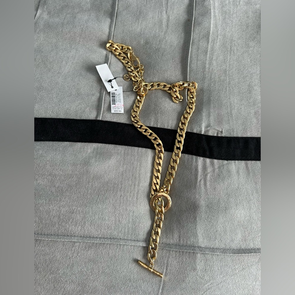 Gold chain link necklace